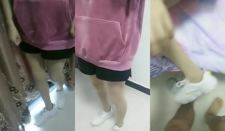 良家小少妇聊着聊着就到床上了，按着她的头给我口交，半推半就下扒光衣服，奶子真得劲玩她奶头爆草抽插水多