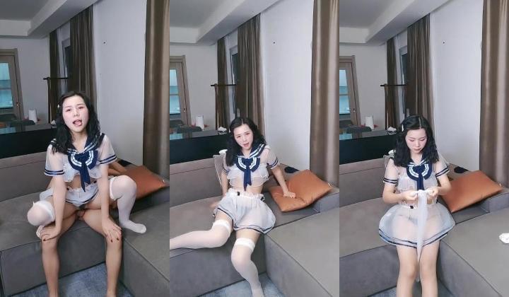 【吸精小奶猫】狐媚子骚美女搞了个波浪发型 和大鸡吧哥哥在客厅把逼操 要把精液榨干了
