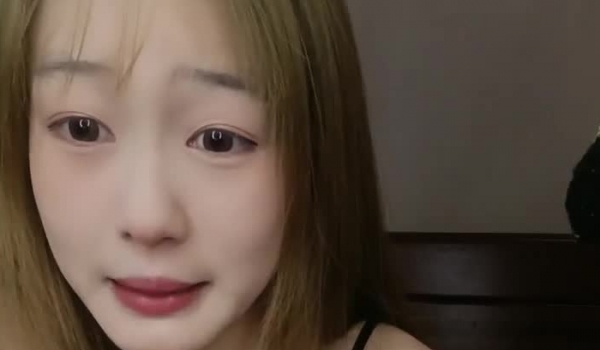 最新下海的清纯甜美美腿小仙女！漂亮的小脸蛋儿，骨感的身材，长筒黑丝很带感，每次一出场就要操逼，每