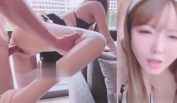大眼萌妹「Yui Peachpie」主人要求女仆戴着跳蛋做家务，女仆情欲上头求着要深度服务