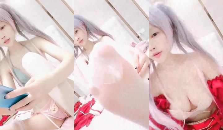 颜值超高的二次元美少女~【蜜桃子】揉奶掰逼~鸡儿梆硬