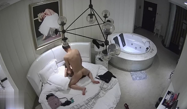 未流出经典虎台长腿黑丝骚货女秘书小穴紧致操起来真爽 69互舔 扛腿猛烈抽插浪叫