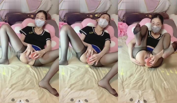 ️知性眼镜反差御姐【斯芬克斯】最新VIP群福利，道具自慰，近景特写抠穴流白浆
