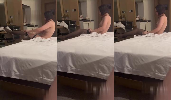 真实勾搭少妇、人妻收割机「bbboi096」《医院勾搭的熟女阿姨偷情》黑丝高跟酒店刺激开门后入，