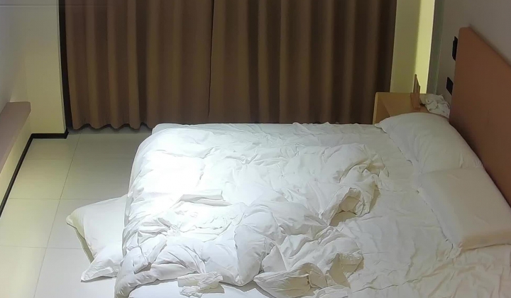 多彩大学城 极品小美女的偷情全集 剧情对白极度炸裂 美女叫声销魂索命 更多进帖子里看描述