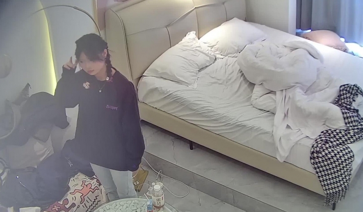 酒店偷拍连续3天入住的年轻情侣古灵精怪的双马尾可爱甜妹被男友不分日夜操了几次