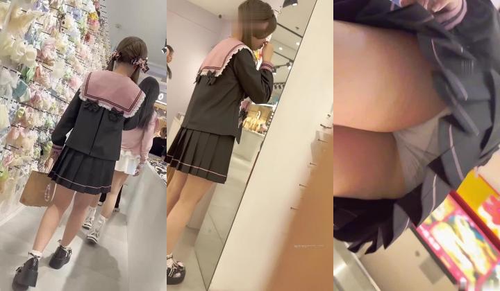 街拍抄底大神『KFC』极品网红颜值嫩妹前后抄底透毛