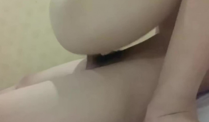 酷爱肛交的长沙反差女大生被炮友双洞开发，玩逼操屁眼，快乐的不得了