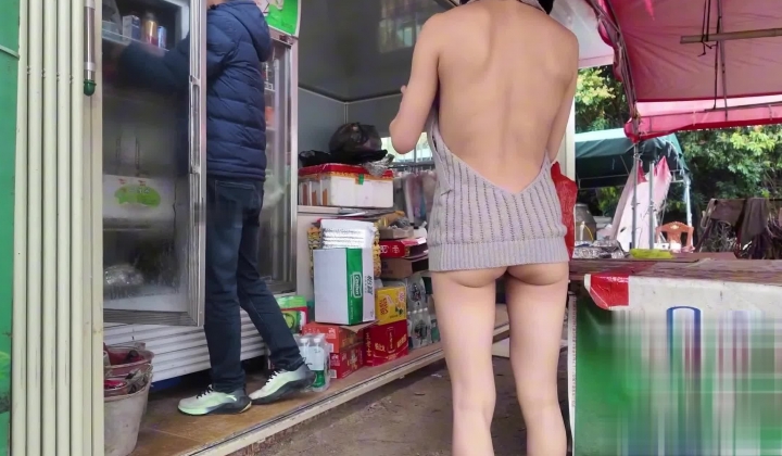 广东汕头的某个小县城【cikaimoon】透明黑丝城市游走，商店小摊前挑逗露出，大叔和小伙都傻眼