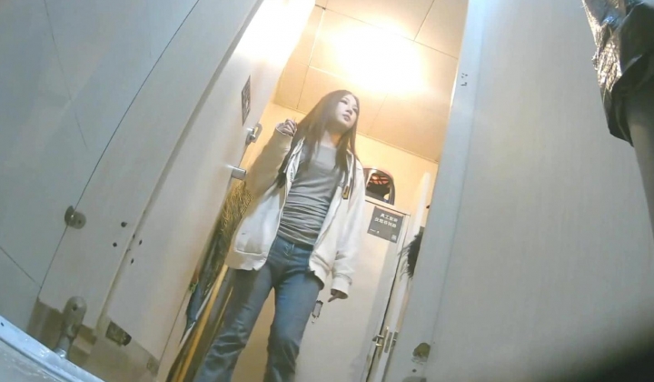 厕所偷拍 JK美女