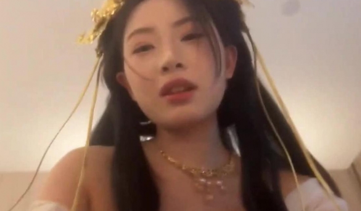 河南新乡顶级捞女榜上大哥_一掷千金拍下海量不雅视频_露脸口交_玉足足交_后入爆操_骚浪到炸裂！
