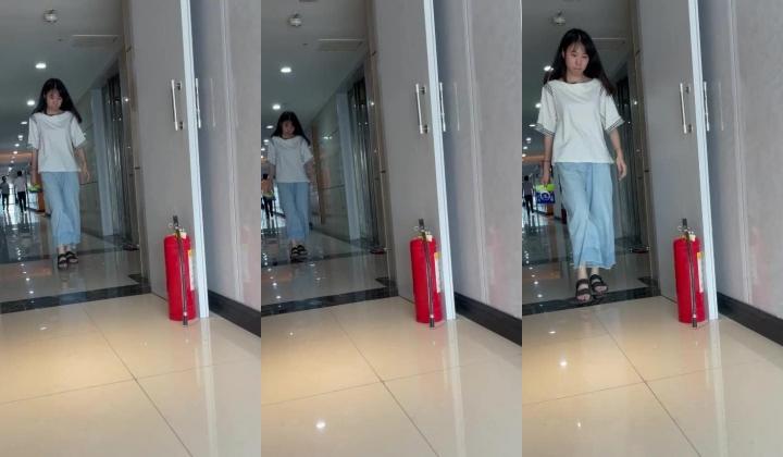 大神一路游走偷拍多位漂亮的小姐姐各种极品美鲍鱼完美展示