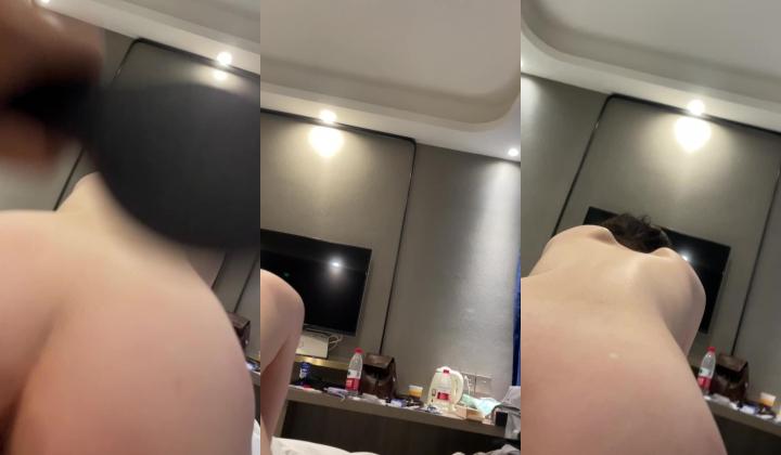超级反差四川辣妹【董希辰】被男友带去给单男享受，露脸拍摄真实感拉满