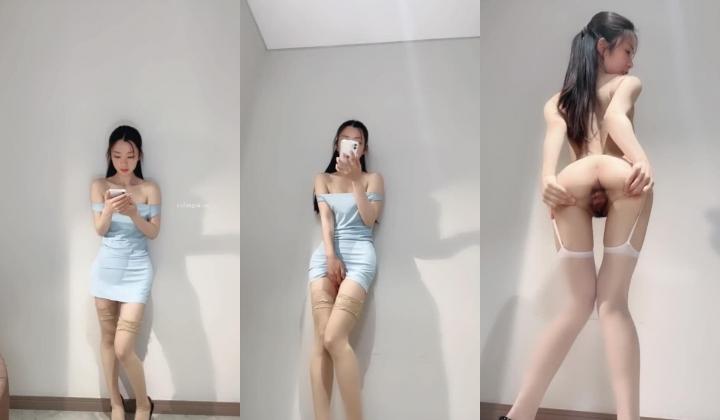 舞蹈系女神【茜茜】人美尺度大 完美腰线 特别是大长腿太完美了 大鸡巴道具爆插喷尿