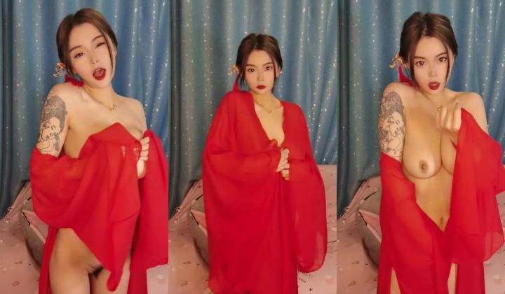极品巨乳女神 颜值耐打 冲击炮自慰 裸舞诱惑 后入大屁股 逼型好好看，做爱床上特别骚