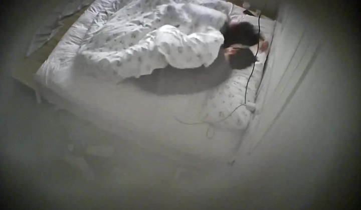 酒店偷拍可爱反差学妹与眼镜男友的游戏啪啪腻歪日常