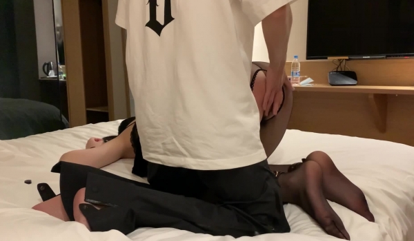 约啪大神【YESU】1号女主 调教 扣穴 啪啪 付费群高价福利，小母狗真粉