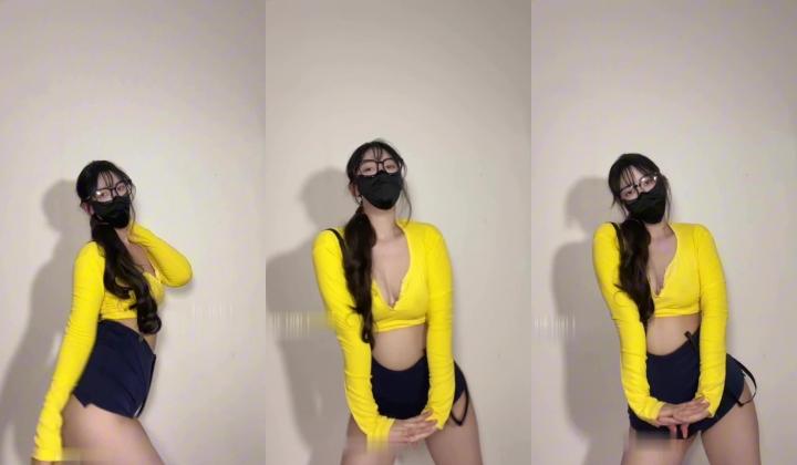 推特极品白虎美鲍烧鸡【迷鹿 milu66888】裸舞