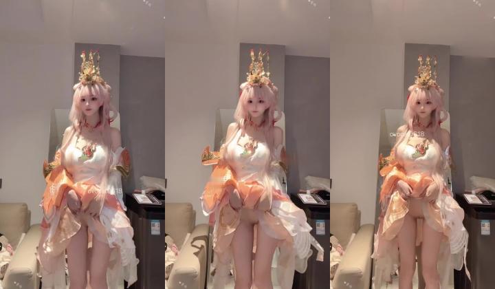 超美颜值少女『季雨』逼脸同框自慰定制福利，绝美容颜粉嫩小逼甚是诱人！小萌妹居然这么反差，真的爱了