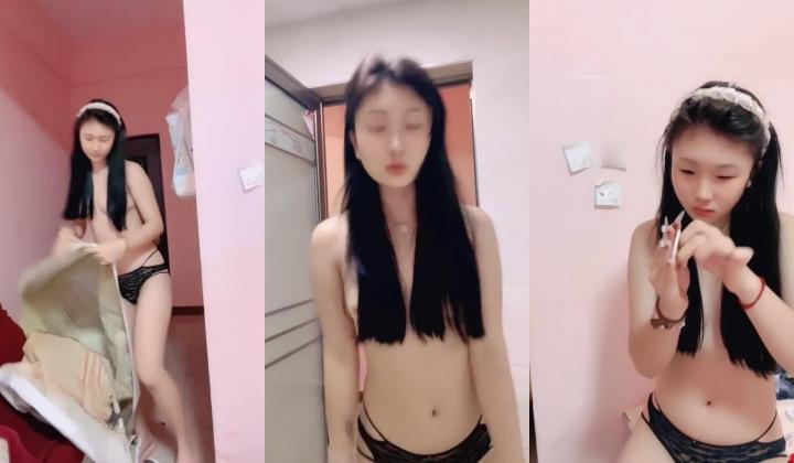 清纯学妹【瑶瑶呀】超级嫩 纯天然发育的相当完美 全裸揉逼掰穴看了直流口水就想干
