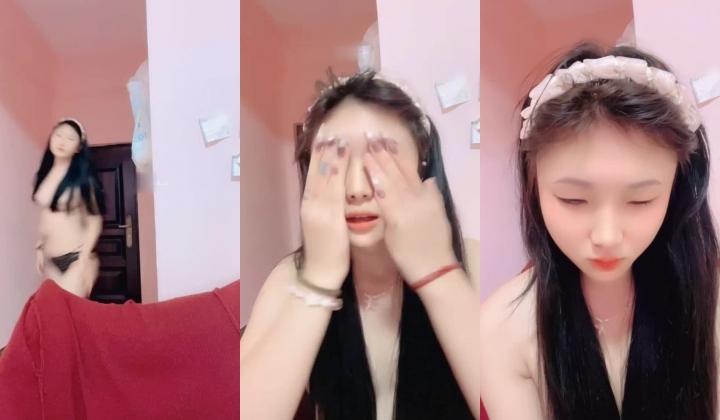 清纯学妹【瑶瑶呀】超级嫩 纯天然发育的相当完美 全裸揉逼掰穴看了直流口水就想干