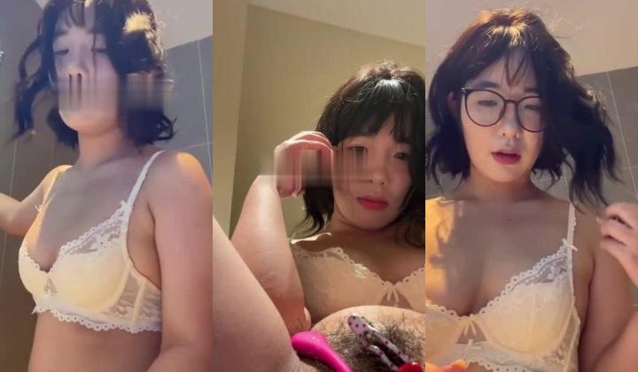 ️极品反差甜妹【lucy2027】表情非常可爱的学生妹趁着没人在教室和厕所自慰