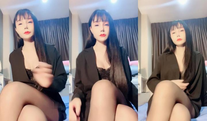 这谁抗的住啊！两个极品被干了【疯狂小妹】长腿嫩穴 美乳翘臀 倒挂金钩 无套内射