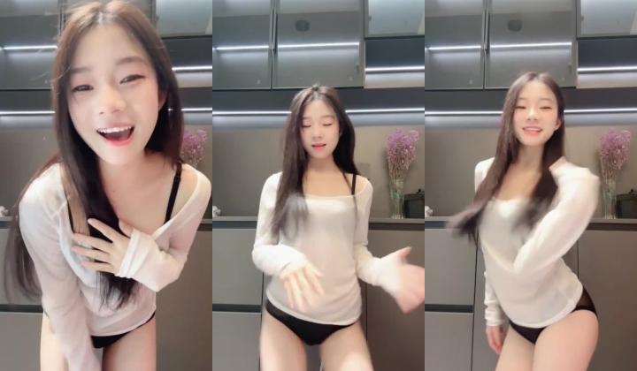 新人学生妹 热舞女神【黎巴啦呀】美乳挺胸~激情裸舞自慰喷水一字马跪地沐浴完美G奶热舞+自慰