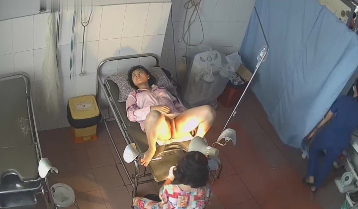 稀有黑客破解医院妇产科监控摄像头完美正面角度高清偷拍几个孕妇 最美年轻孕妇 阴蒂清晰可见