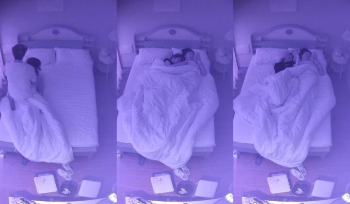 上帝视角 好一对又白又大的奶子 但美女本身一点不胖 真是极品 配合男友戴上皮手套后入 撅臀拍照