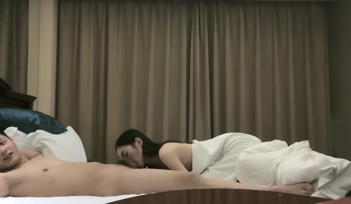 探花朗李寻欢_啪啪高颜值苗条嫩妹，飞机场近距离口交啪啪，后段录制缺失
