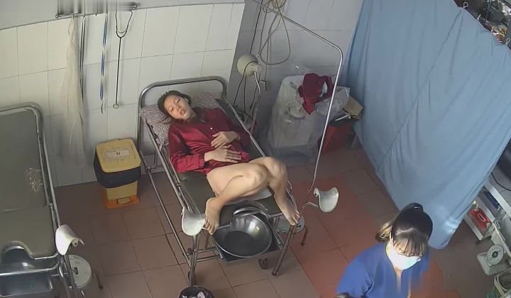 稀有黑客破解医院妇产科监控摄像头完美正面角度高清偷拍几个孕妇 最美年轻孕妇 阴蒂清晰可见