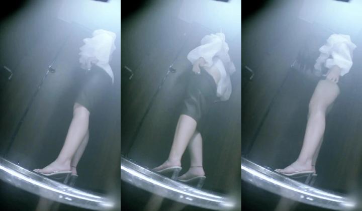 新系列夜总会酒吧女厕后拍各种黑丝高跟 美女如云13号美女的尿尿热气升腾仙气飘飘