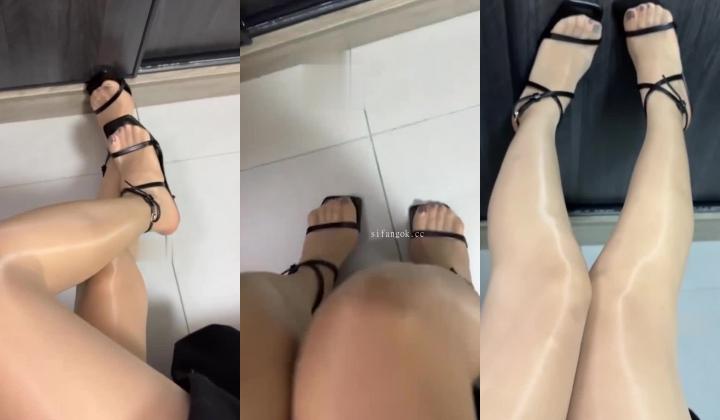 【抖音福利】丝袜熟女【美里登】道具自慰丝足诱惑