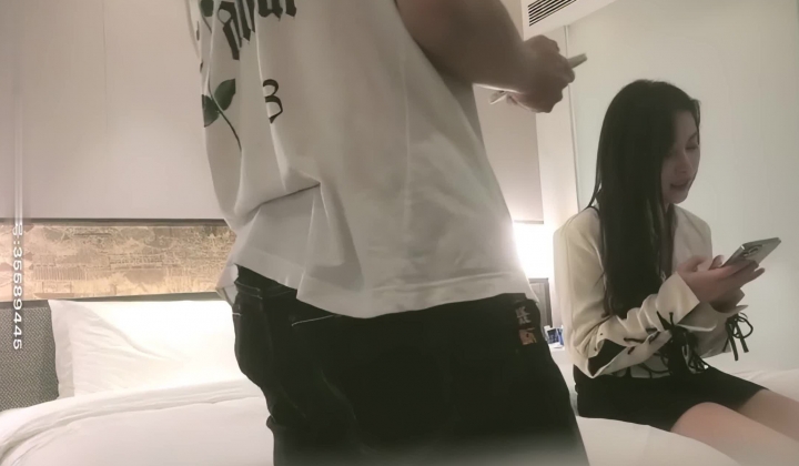 探花朗李寻欢_深夜高颜值外围妹子，一起洗澡口交舔弄上位骑坐抽插，后入快速猛操很诱人_iris3