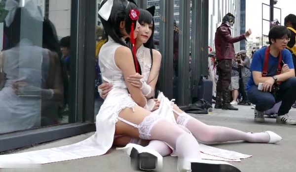 萤火动漫全记录-二次元嘉年华Cosplay展,穿的这么暴露,这些小姐姐的父母看了会怎么想
