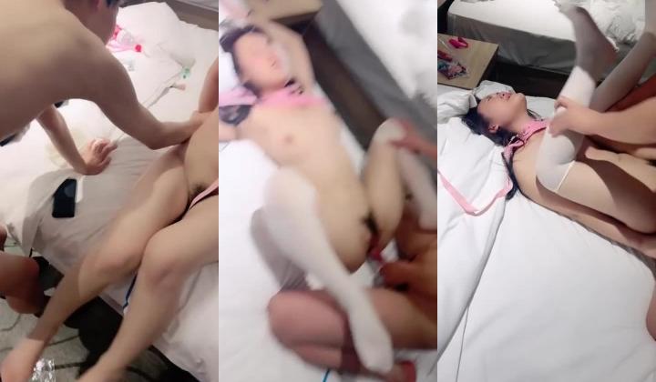 【00后喜欢内射】刚入圈骚母狗 滴蜡调教 户外车震 3P无套轮操~内射