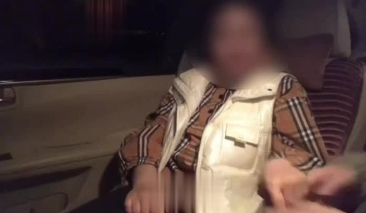 专操熟女良家『董庆良@DQL94』大白天路边当街口交车震啪啪很是刺激