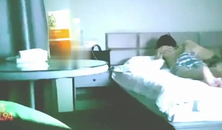 专操熟女良家『董庆良@DQL94』大白天路边当街口交车震啪啪很是刺激