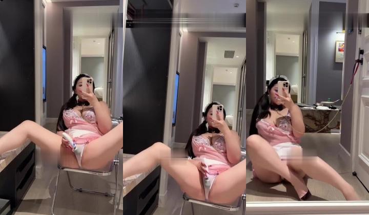 【微博巨乳】小王同学瑶瑶摇摇摇最新粉红女仆付费福利