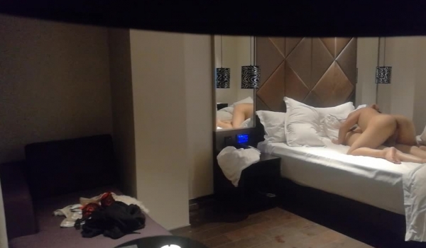 中年油腻男酒店与丰满人妻酒店偷情露脸