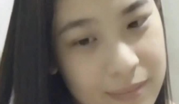 大肚肥男炮友和漂亮纹身美少女玩性爱自拍 卫生间各种抽插爆操 无套直接内射浪穴 完美露脸