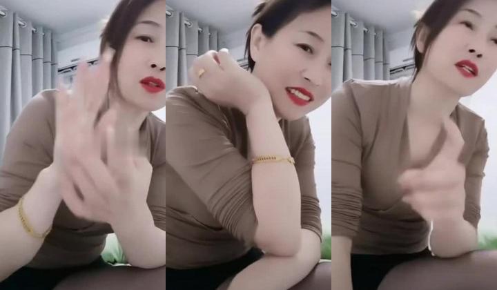 抖音福利 风骚熟女【大姐】骚穴特写 BB保养的还不错还是粉色的