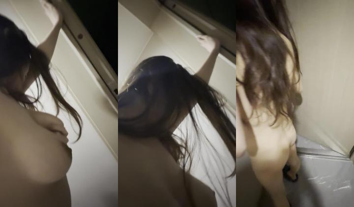 杭州萧山区极品八字大奶美女，想不到是阿黑颜母狗，被土豪各种调教玩弄，完全露脸性爱
