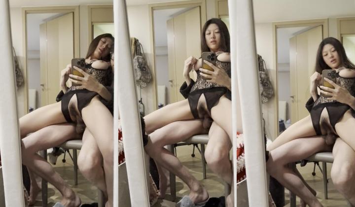 杭州萧山区极品八字大奶美女，想不到是阿黑颜母狗，被土豪各种调教玩弄，完全露脸性爱