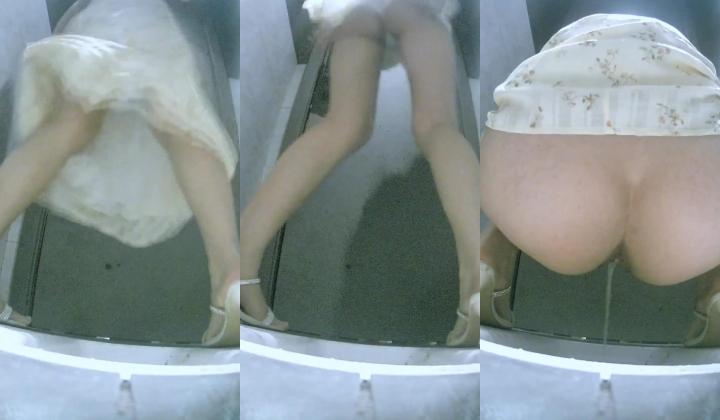 夜总会酒吧女厕后拍各种黑丝高跟 美女如云其中几个性感圆臀大屁股
