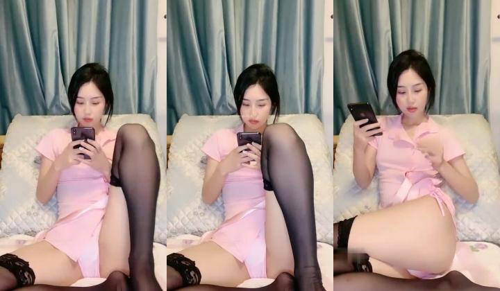 清纯校花！极品小仙女，看了让人怦然心动，绝美，【柠檬er】一线天然白虎，小逼逼已经被玩红了