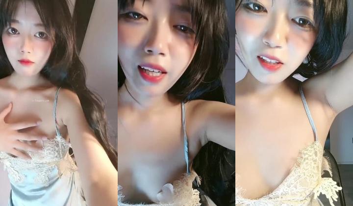 《宅男福利》夏天当然要看裸舞呀！性感美少女【白羊座】私拍各种情趣内衣淫语骚表情BGM疯狂摇臀摄人