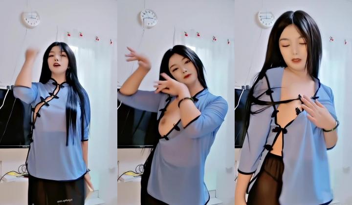 青春无敌，抖音风艺校美少女【杨晓花】定制福利，露脸露点，各种热门BGM裸舞