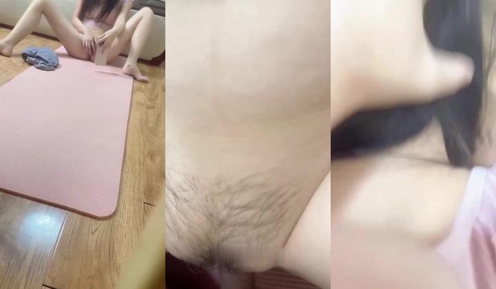 剧情母子乱伦 ️我成为了继母的网恋对象趁她做瑜伽的时候视频让她给我看骚逼嫩乳看的我性欲大发直接强
